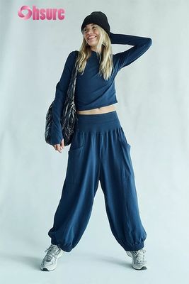 女性 スポーツ 長袖 トップ親指穴 ストレート 軽量 透気 ランニング スポーツウェア 固体色 クロップ トップ ジョガーセット