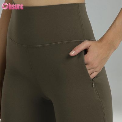80%ナイロン 20%スペンデックスブレンド 220グラム 裸 柔らかいジムパンツ 弾性腰帯 運動用 フレアレッグス 女性用