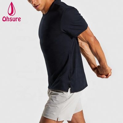 普通のスリムフィット クルー ネックメンズ ジムシャツ 筋肉ウェア 男性 リラックスド スポーツTシャツ サイドスプリット シンプルカジュアル プリント